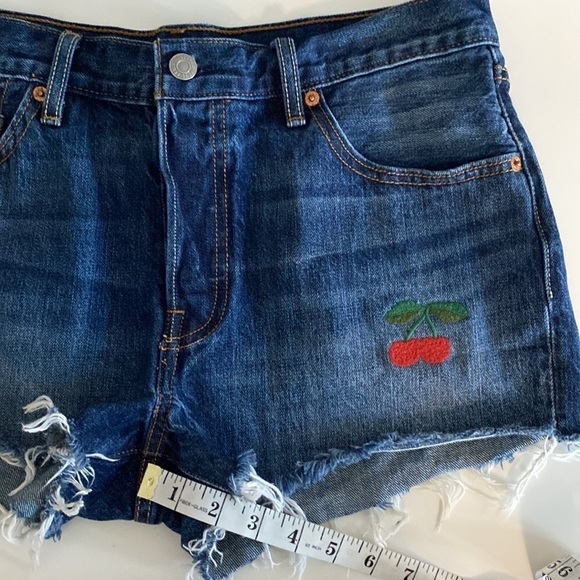 LEVI’S 501 Cutoff Jean Shorts - High Rise Button Fly Cherry - Picture 16 of 16